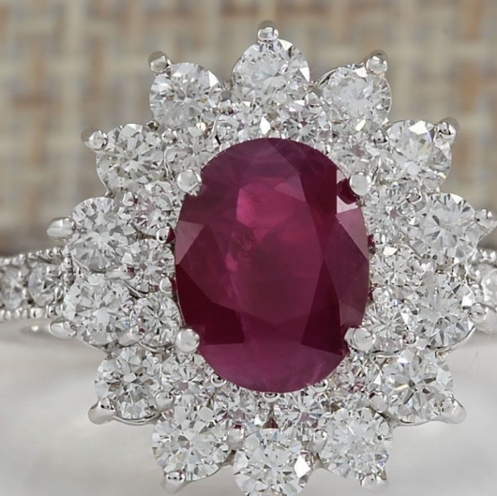 NWT GORGEOUS RUBY AND WHITE SAPHIRE RING - Picture 3 of 5
